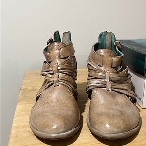 Roan by BedStu Women's Tan Ankle Boots with Straps with box.